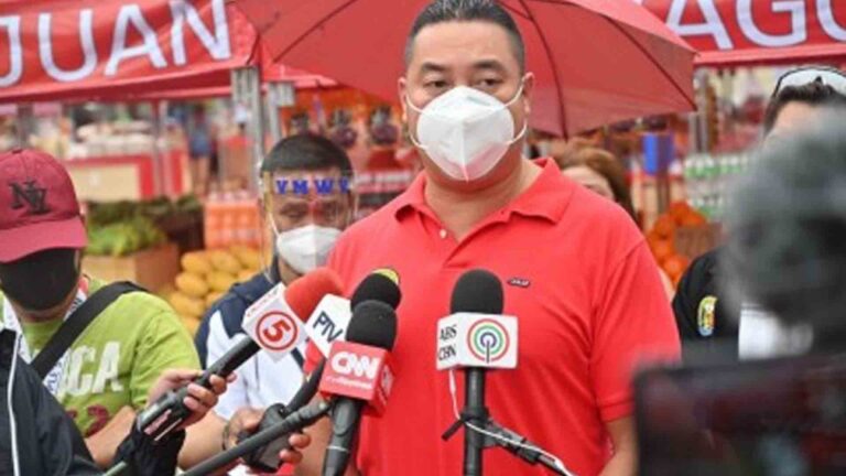 Mayor Zamora: San Juan Residents Receive Free Washable, Reusable Face Mask Mayor Zamora: San Juan Residents Receive Free Washable, Reusable Face Mask