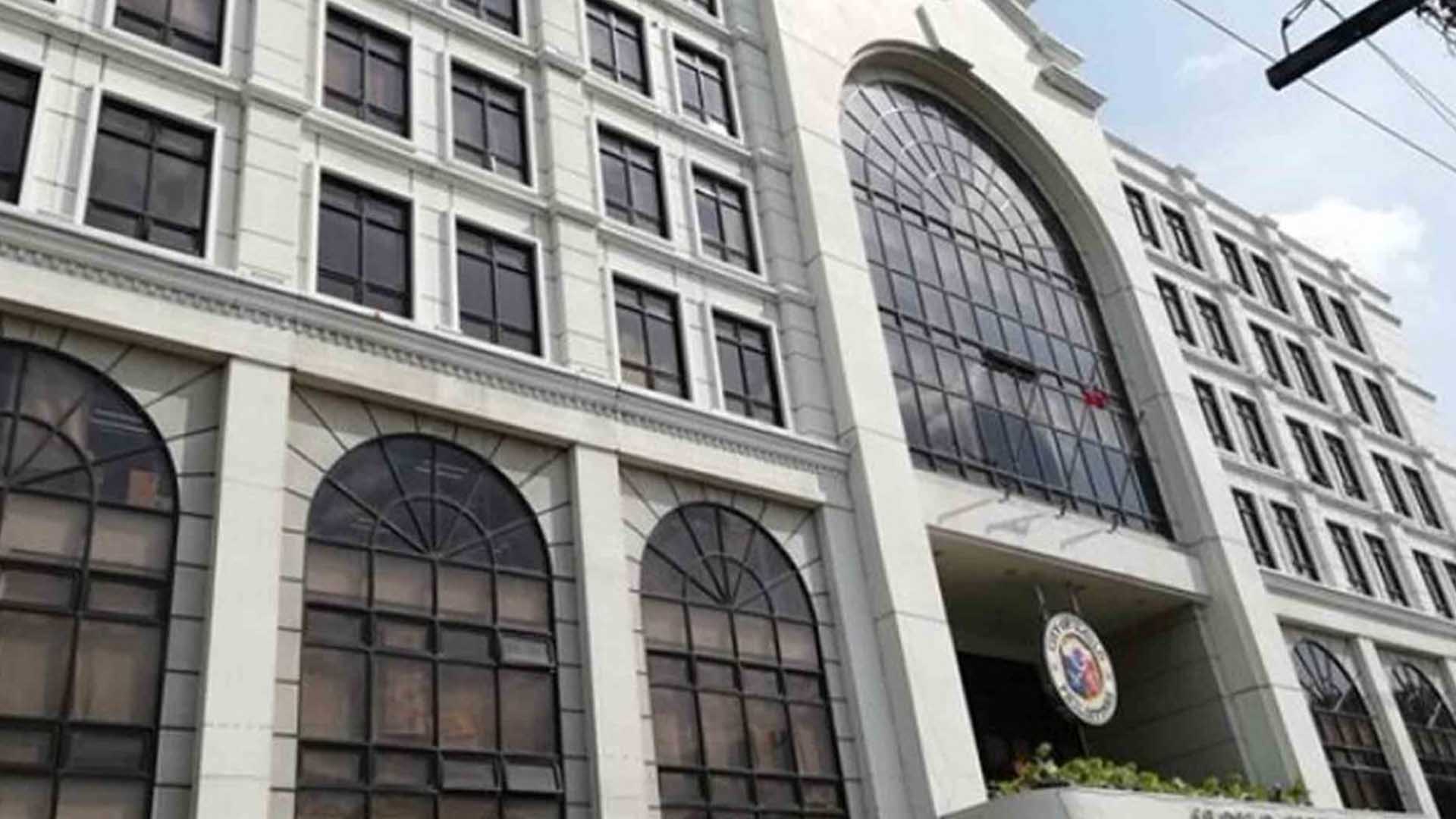 20210523-PAGEONE-Iloilo-City-Hall.jpg