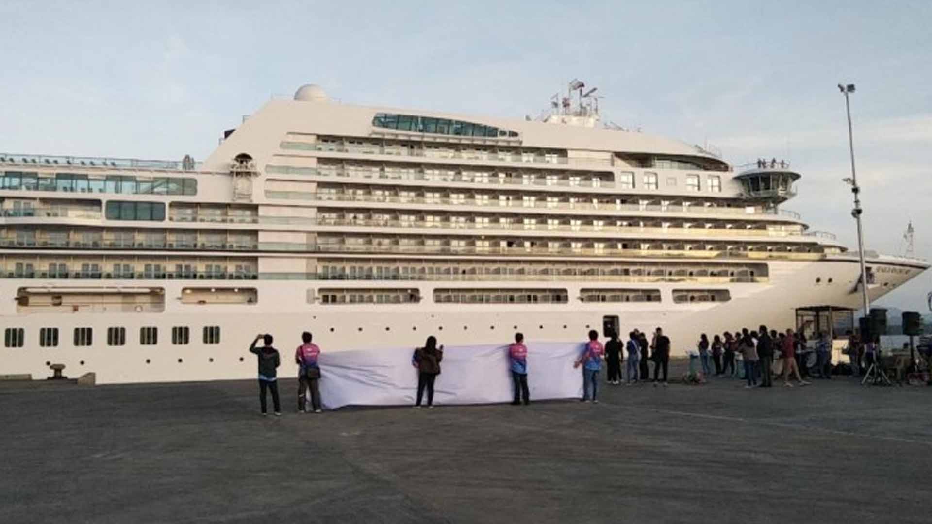 1st Cruise Ship Docks At Puerto Princesa Seaport After 3 Years | PAGEONE