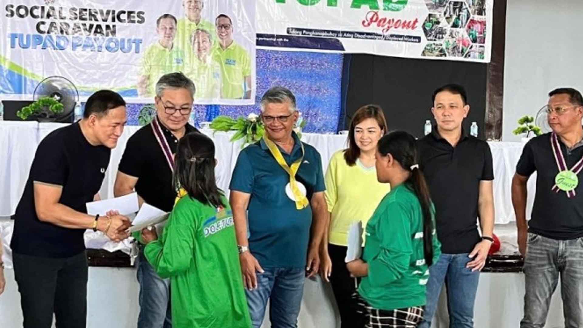 TUPAD Releases PHP1.4 Million To 282 Agusan Del Sur Residents PAGEONE