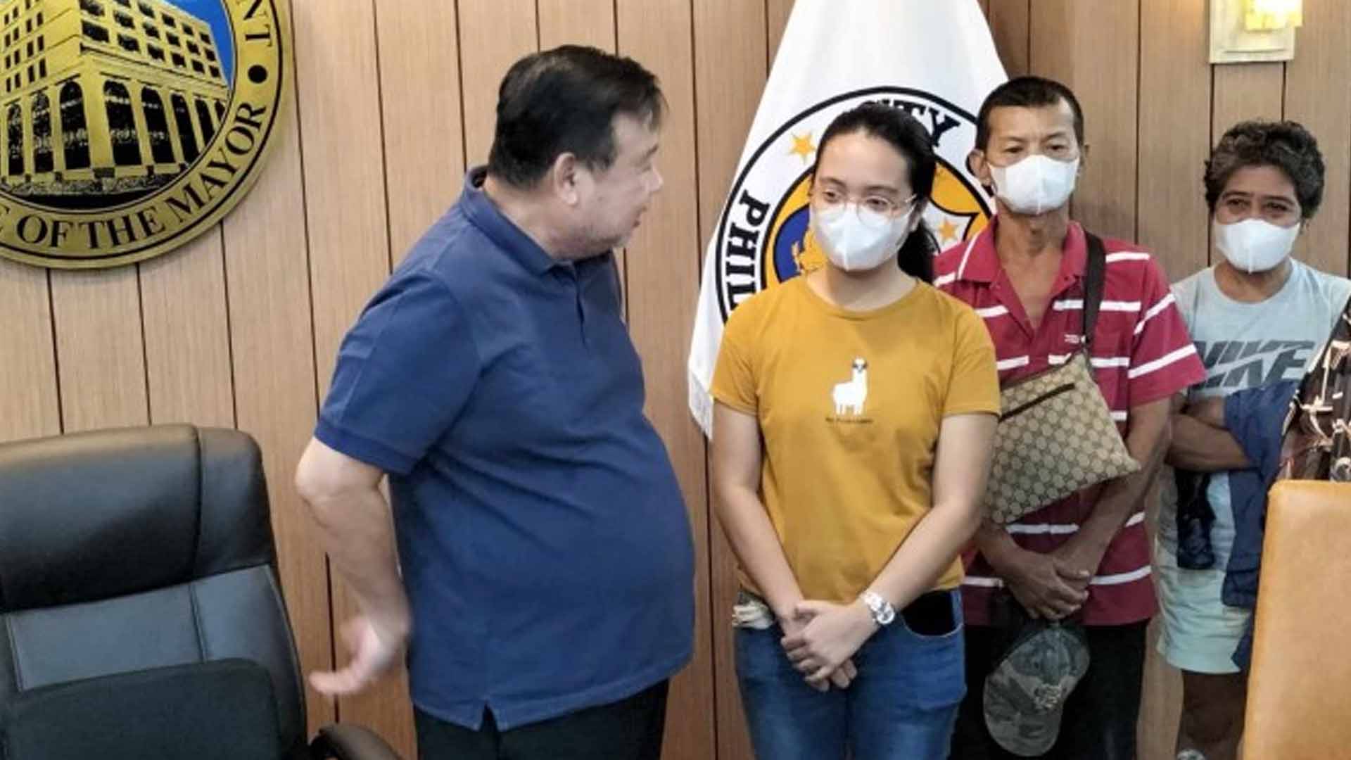 20231011-PAGEONE-Romelyn-Gabanto_2nd-from-left