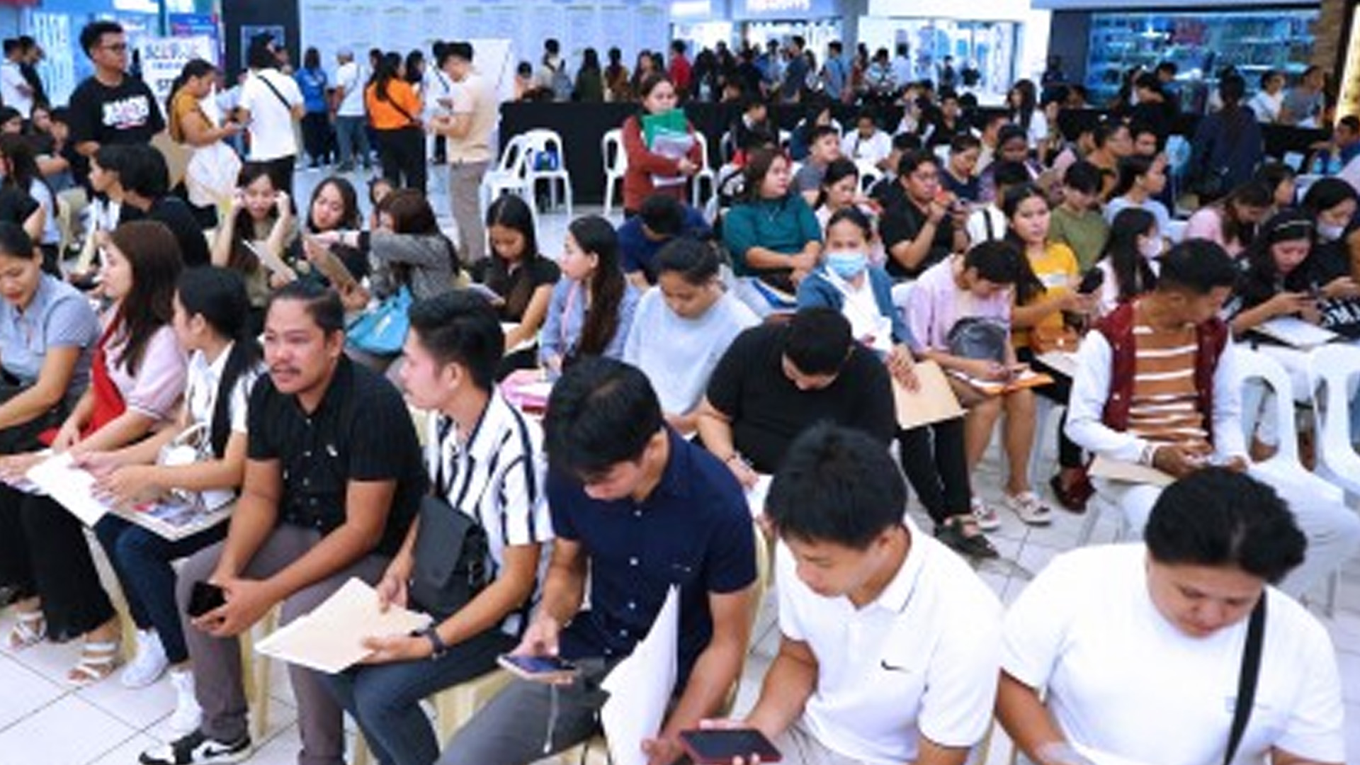 Philippine Employment Rate Up To 96% In August